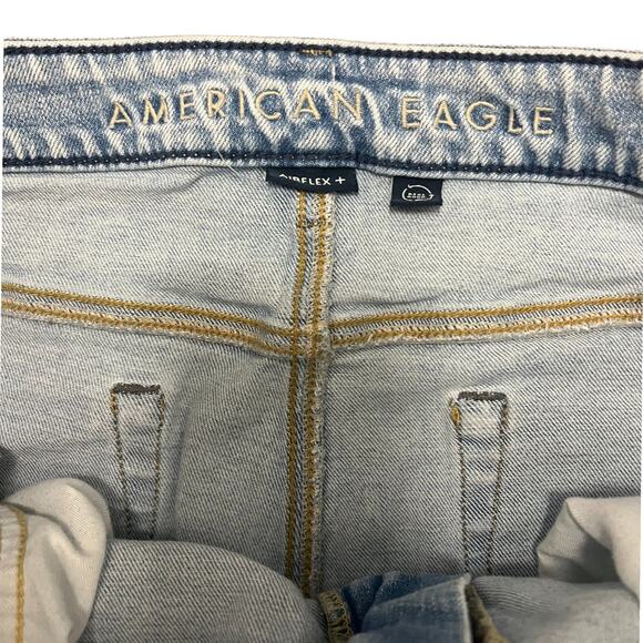 American Eagle Mens Light Wash Jeans Size 36x34 - Picture 4 of 7